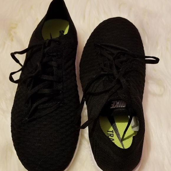NWT Nike Free TR Flyknit 2 Running Kicks In Women - Picture 7 of 8